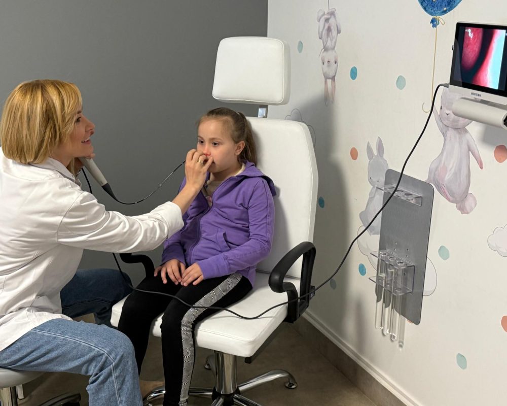badanie nasofiberoskopem kidsclinic
